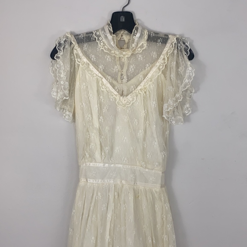 Gunne Sax Vintage Ivory Lace Victorian Wedding Dress - Picture 2 of 11